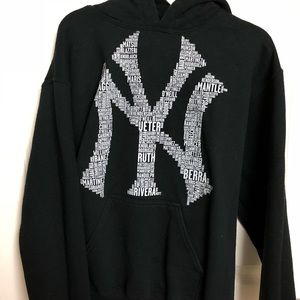 Yankees sweatshirt
